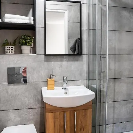 Apartment Novinea Z Balkonem I Ogrodem Poznan